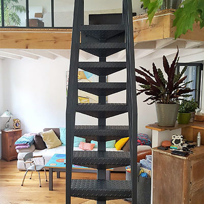 escalier echelle de meunier métallique - escalier droit métal intérieur pour un gain de place