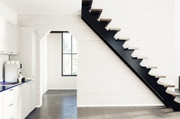 escalier métal droit intérieur pour maison et appartement